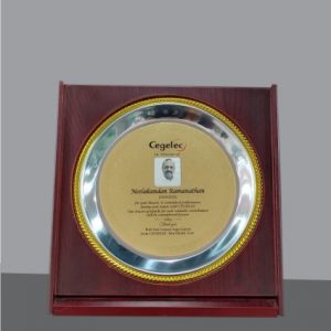 Rounded Wooden Plaque Award